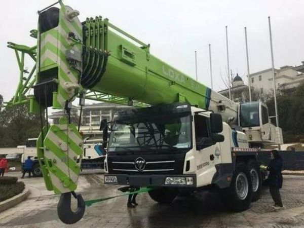 新建区吊车出租公司电话_吊车出租更应该注意的事情